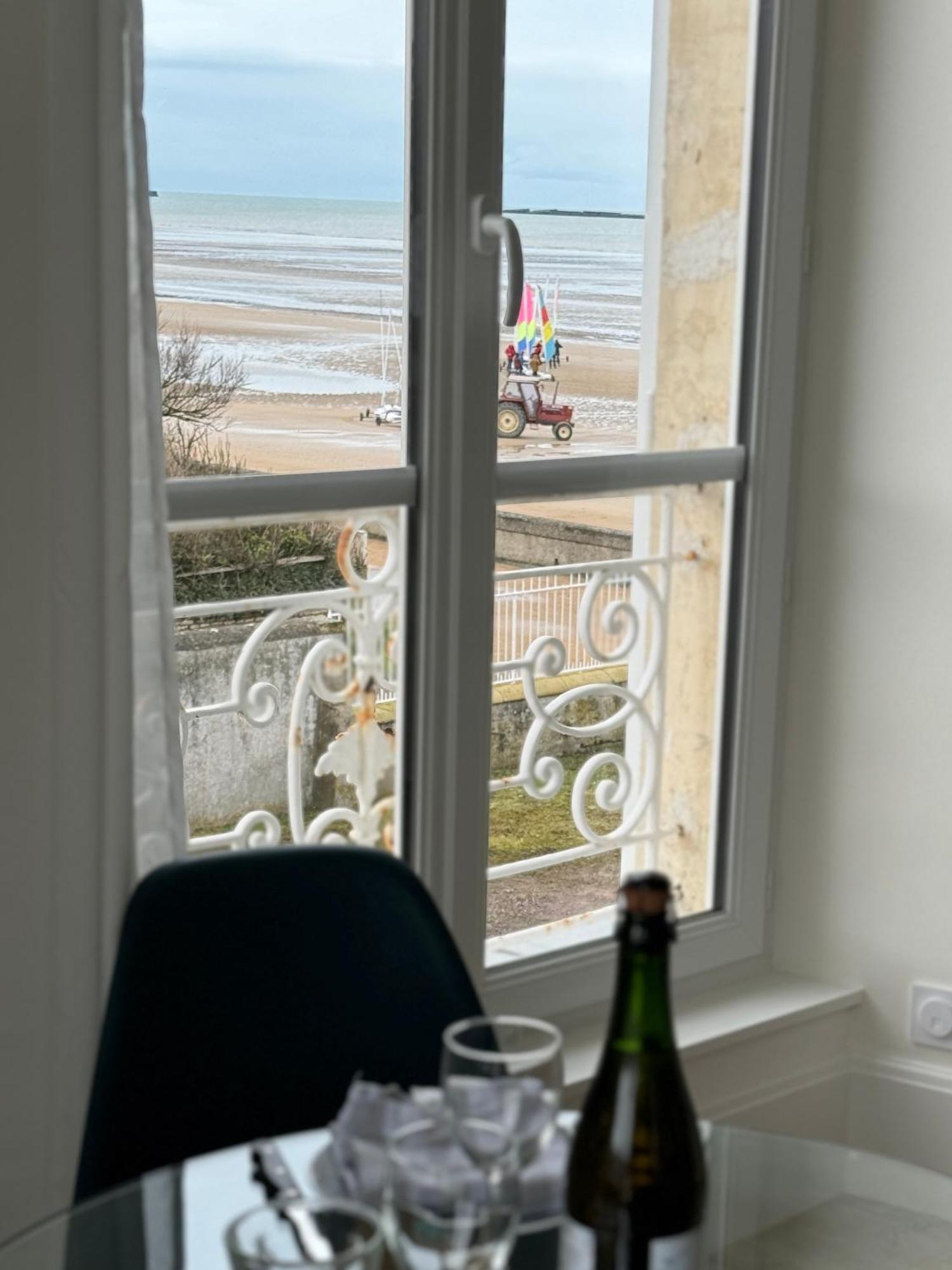 Sunny Apt On D-Day Beach With Parking Saint-Come-de-Fresne Exterior photo
